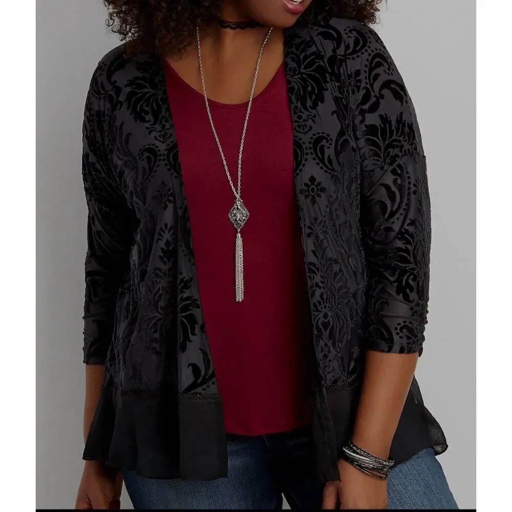 Maurices 3X black patterned burnout velvet kimono (L)